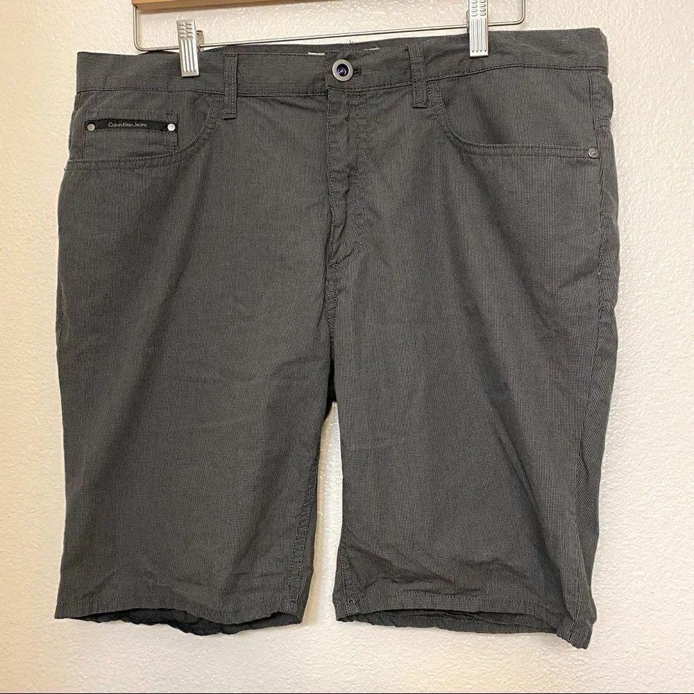 Calvin Klein Jeans Mens black gray print Shorts with pockets -36